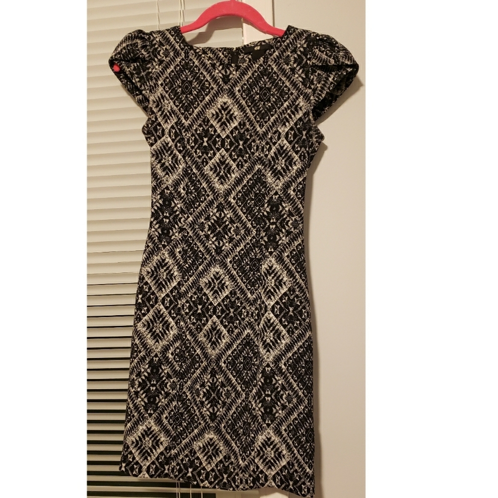 Patterned bodycon dress